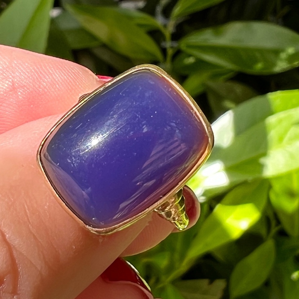 VINTAGE 14K YELLOW GOLD BLUE PURPLE CHALCEDONY CABOCHON RING EUROPEAN HALLMARK - Picture 4 of 16